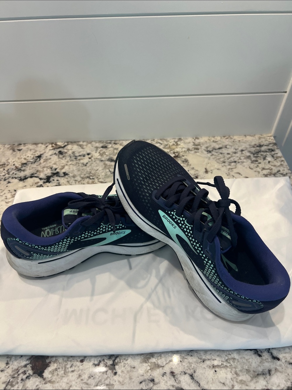 Brooks Women's Navy and Teal Running Sneakers